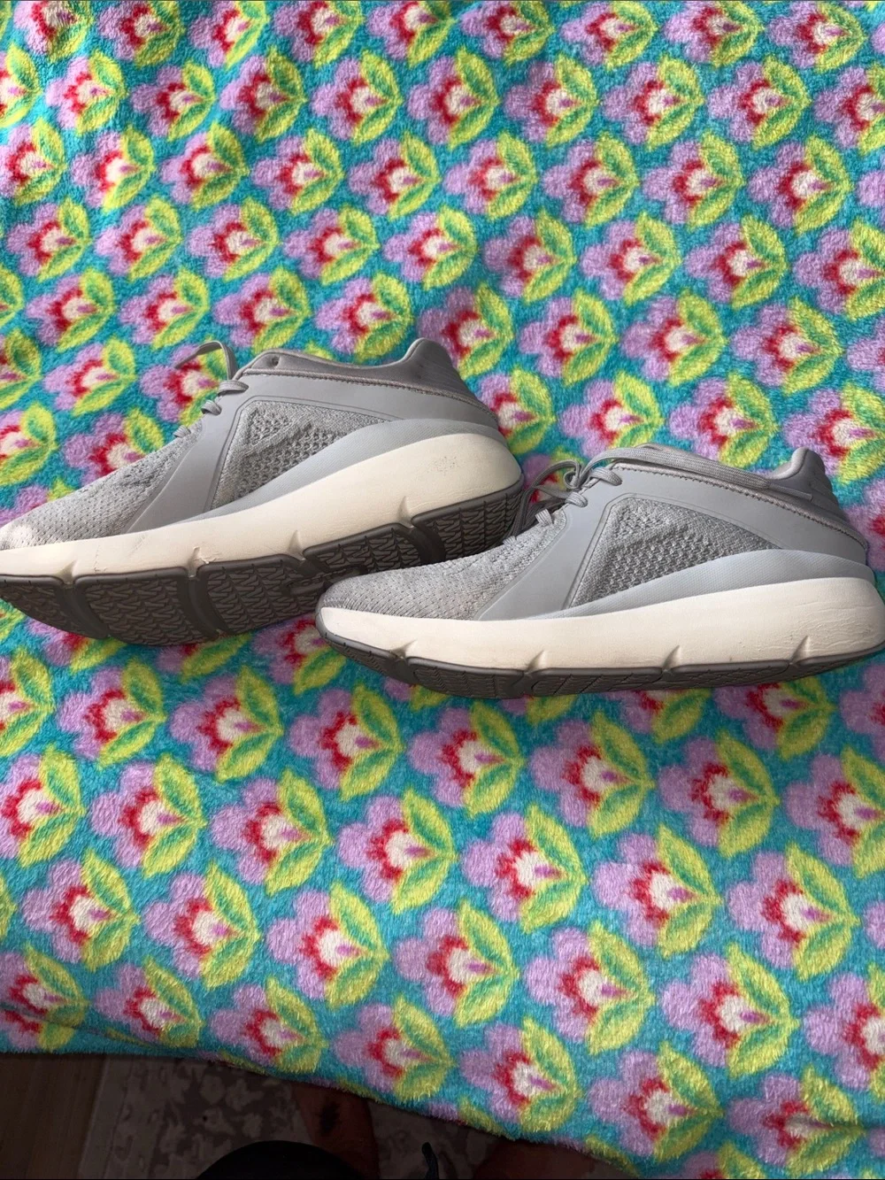 ABEO Tennis shoes, sneakers